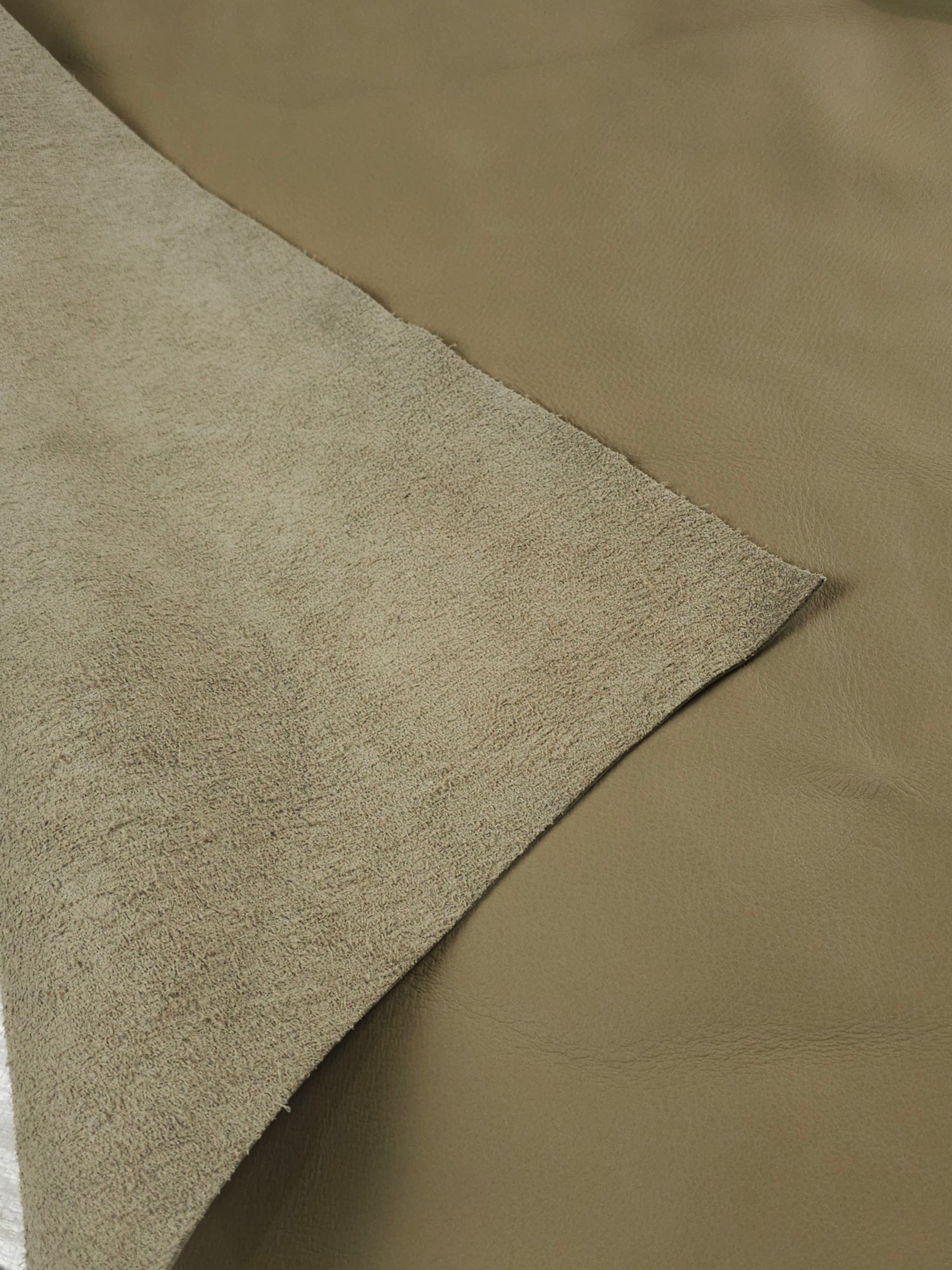 Large Chrome Tanned Upholstery Leather Cuts