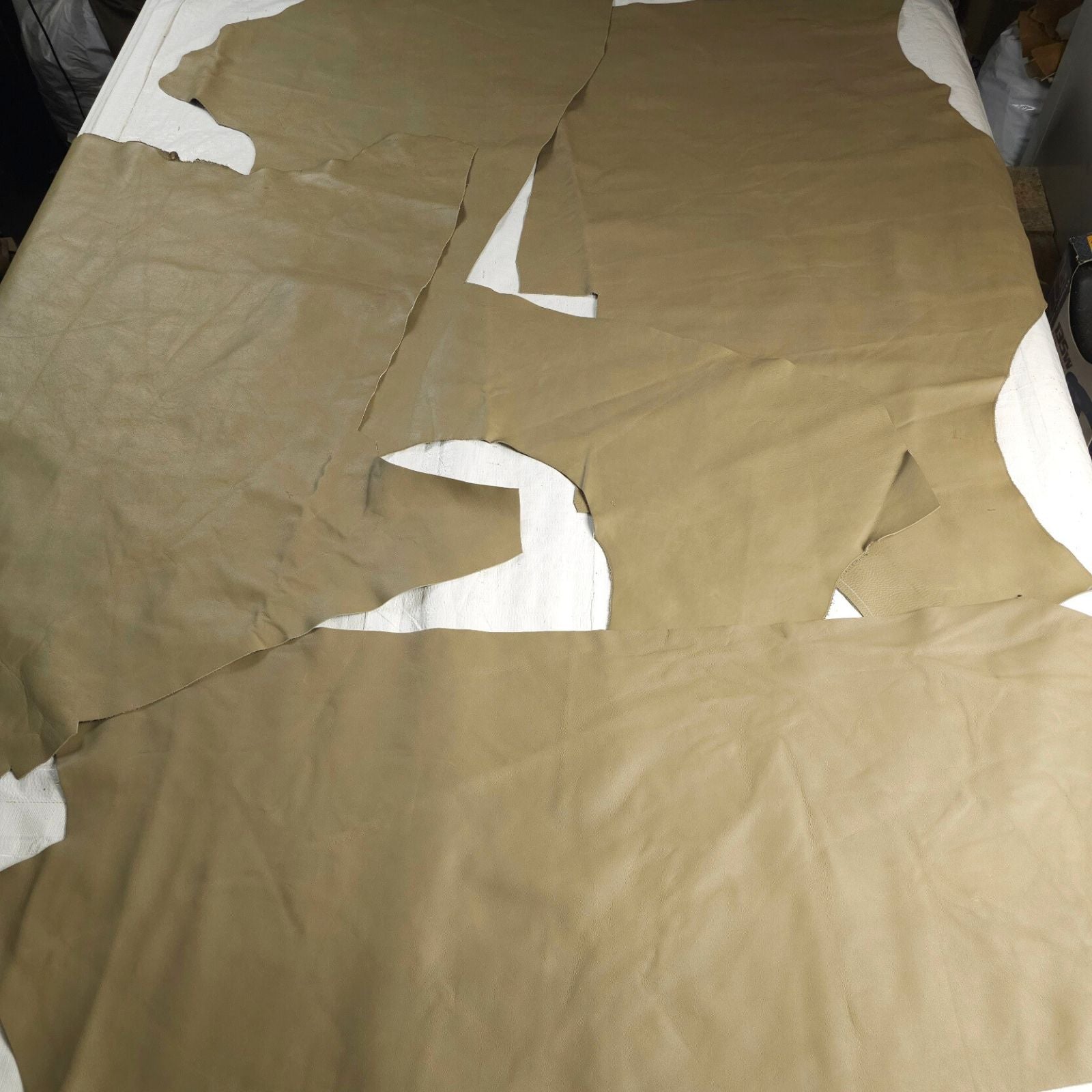 Large Leather Bundles – Solid Colours (Approx. 20 sq ft)