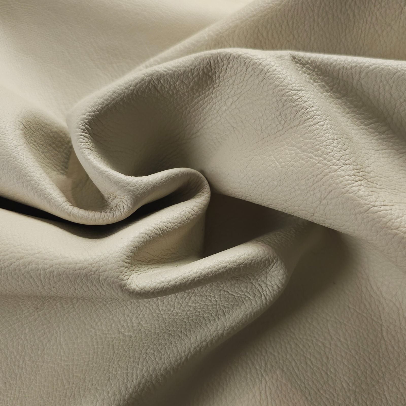 Large Chrome Tanned Upholstery Leather Cuts