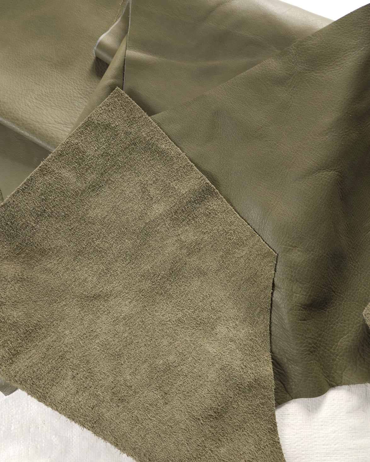 1.2–1.4 mm Olive Green Leather Pieces